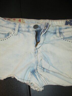 EUC Juniors sz 9 Jean shorts by Hippie Laundry with Flag pattern